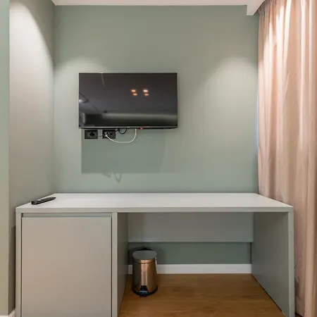 Center 4* تيرانا